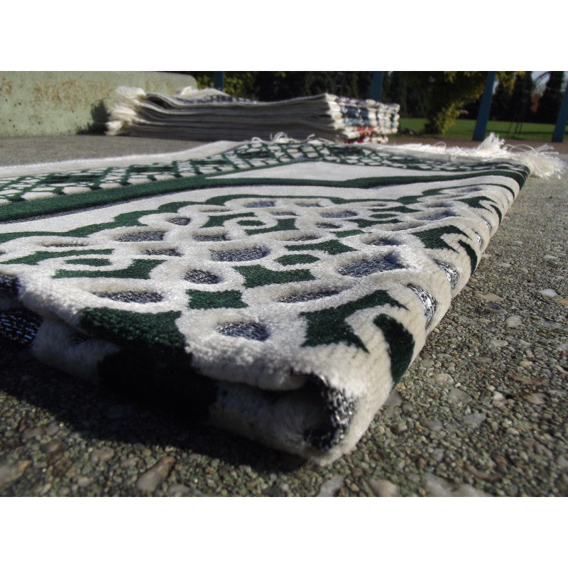 Tapis de Prière - Contour Géométrique - Fond Blanc - Couleur Vert