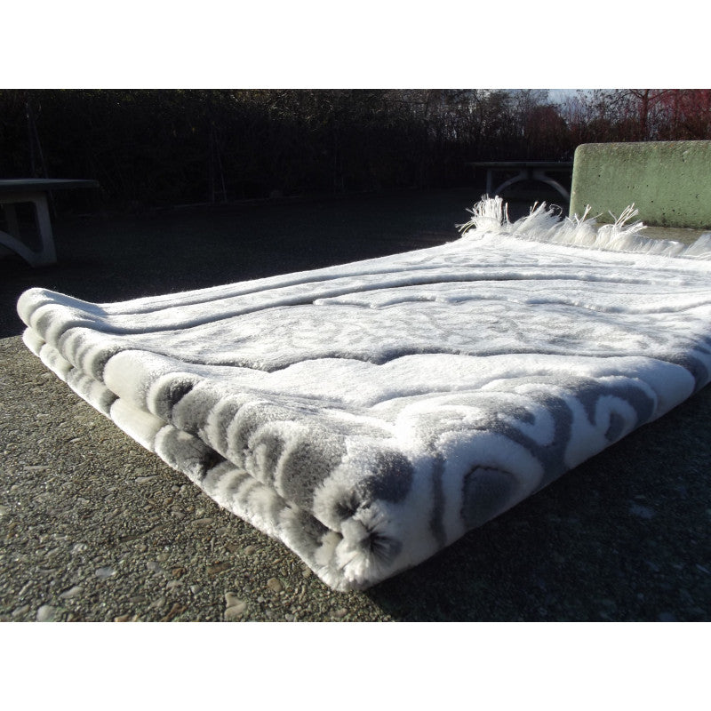 Tapis de Prière épais, Grande Taille (117 x 82 cm), Confortable - Fond Blanc & Motif Gris - Librairie Al Minhaj