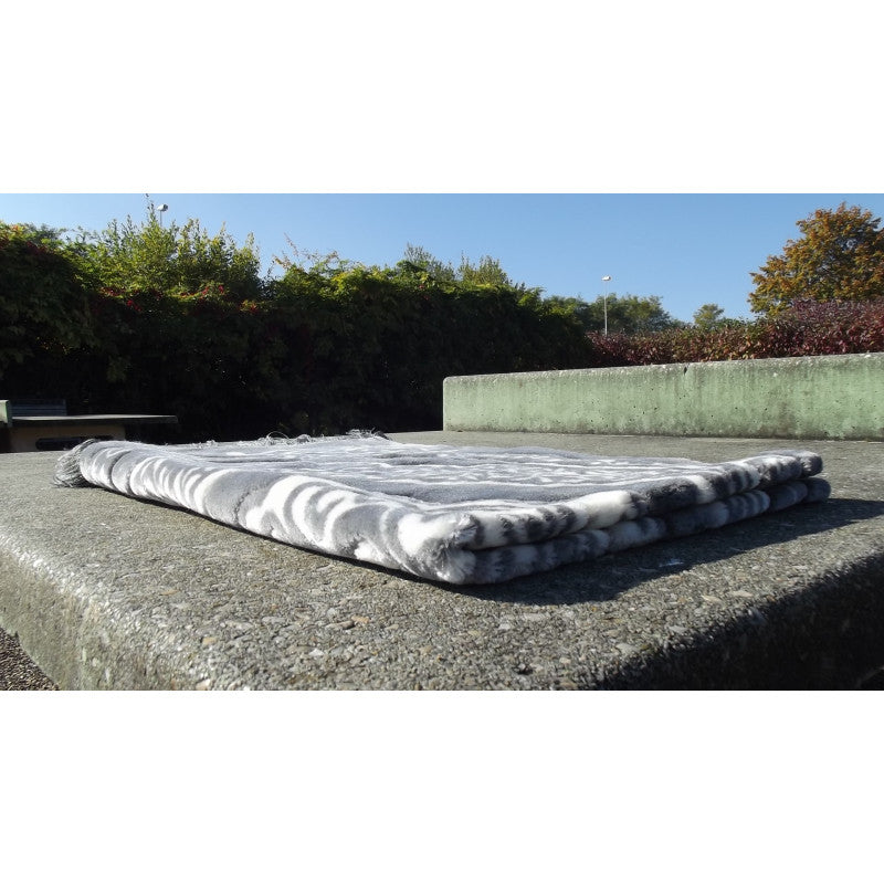Tapis de Prière épais, Grande Taille (117 x 82 cm), Confortable - Fond Gris & Motif Blanc - Librairie Al Minhaj