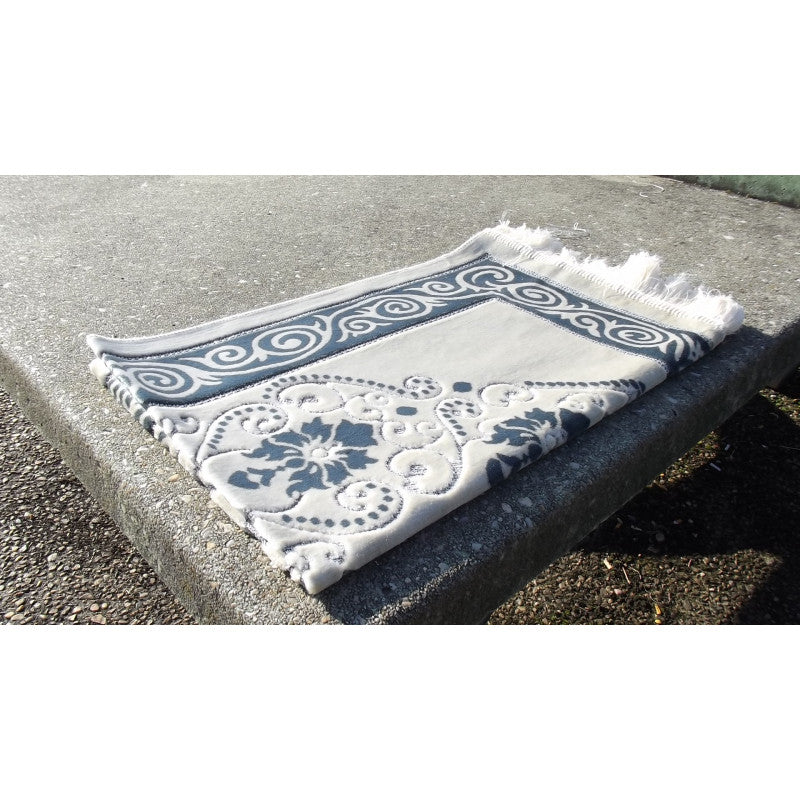 Tapis de Prière - Fond Blanc - Motif Fleurs - Couleur Bleu Ardoise - Librairie Al Minhaj