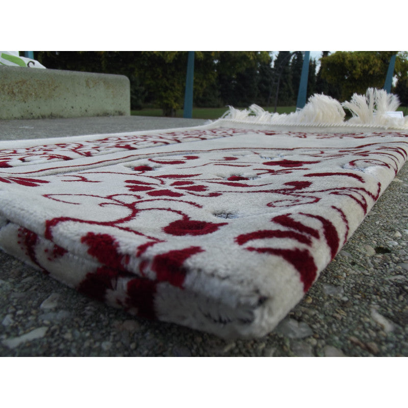Tapis de Prière - Motif Jardin - Fond Blanc - Couleur Rouge - Librairie Al Minhaj